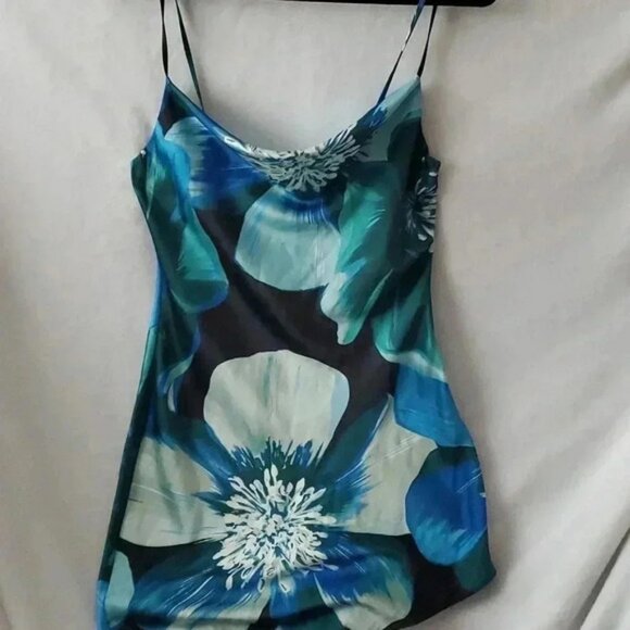 Floral slip dress with slit - Picture 1 of 6